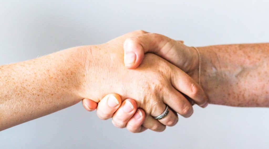 Importar de China mediante un importador o trader